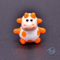 Load image into Gallery viewer, Glass Cow Ornament
