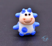 Load image into Gallery viewer, Glass Cow Ornament
